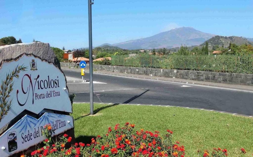 B & B Amici Dell'Etna Nicolosi Εξωτερικό φωτογραφία
