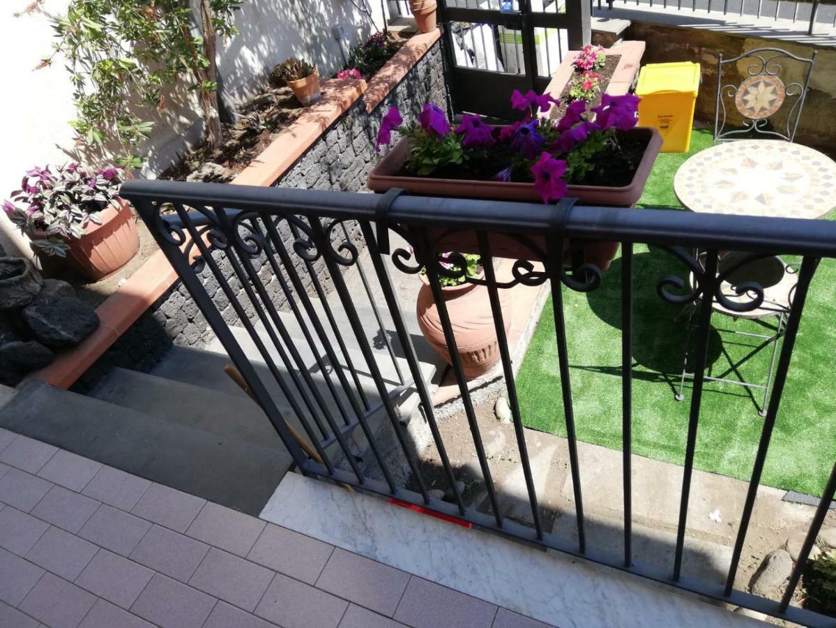 B & B Amici Dell'Etna Nicolosi Εξωτερικό φωτογραφία